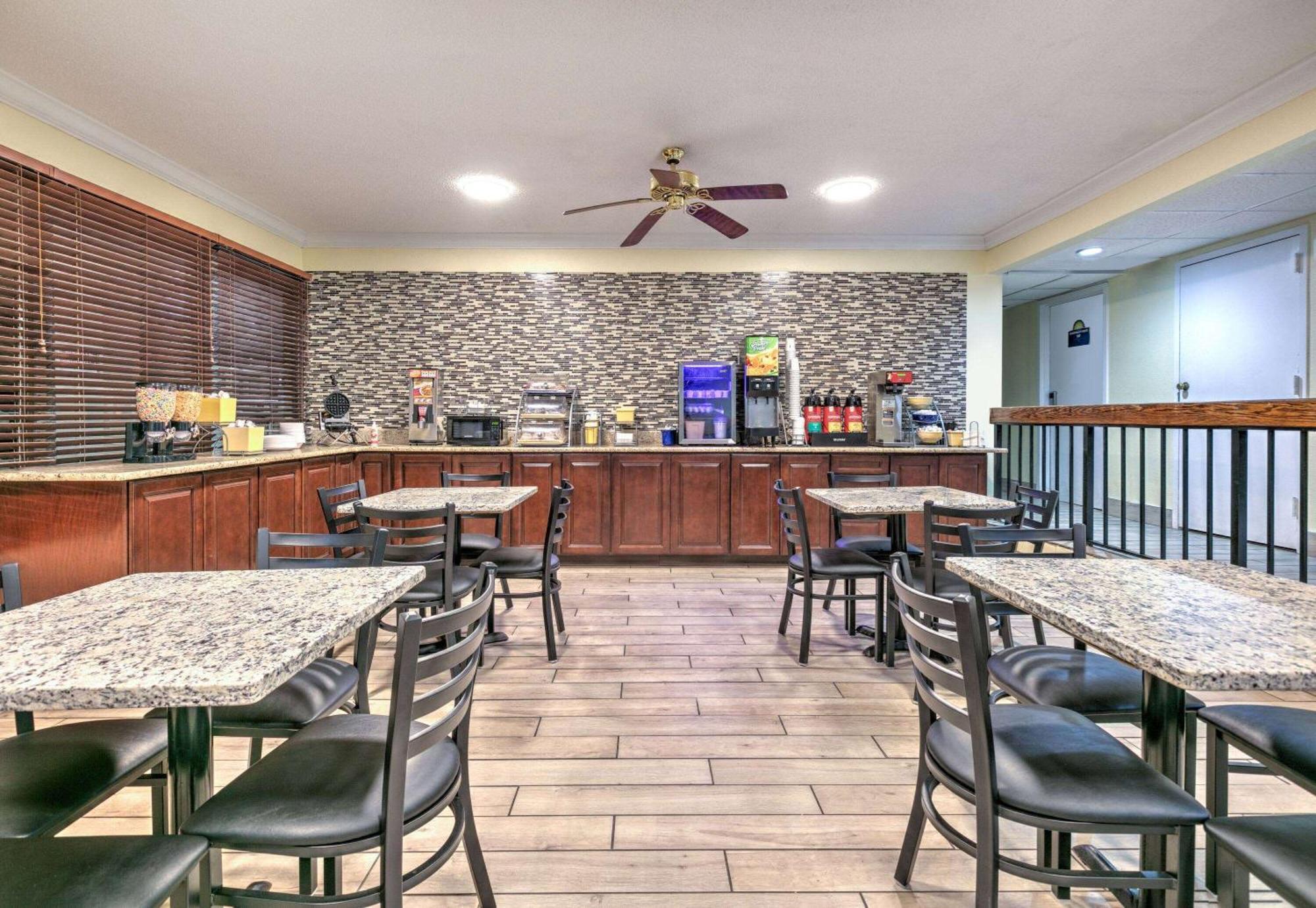 Days Inn By Wyndham Greenville Ms Exteriér fotografie