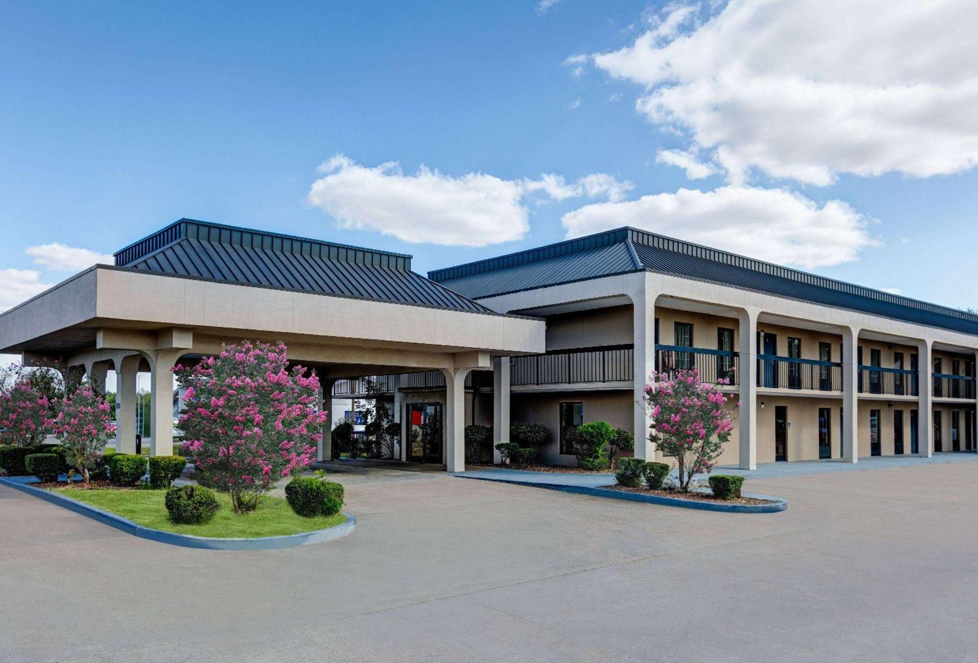 Days Inn By Wyndham Greenville Ms Exteriér fotografie